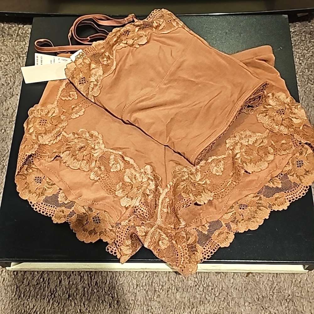 NWT New Victoria's Secret Lingerie set